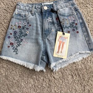 Super High-Ride Festival Embroidered Denim Women Shorts. NWT. Size 00